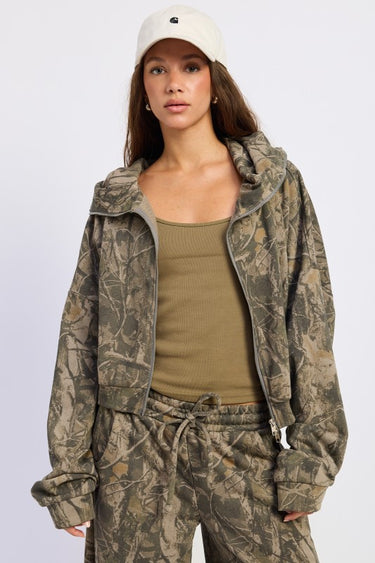Emory Park high neck camouflage zip-up jacket with front zipper and ribbed cuffs, stylish and comfortable for casual wear.