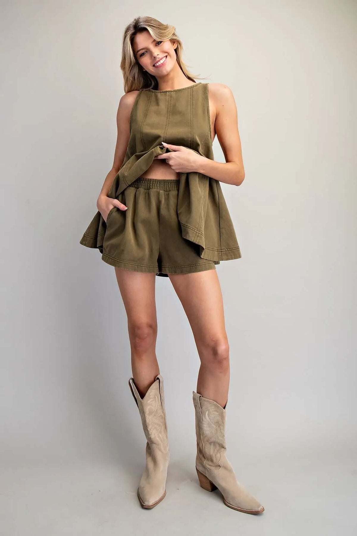ee:some elastic waist side pocket shorts featuring a relaxed fit and casual style, ideal for comfortable everyday wear