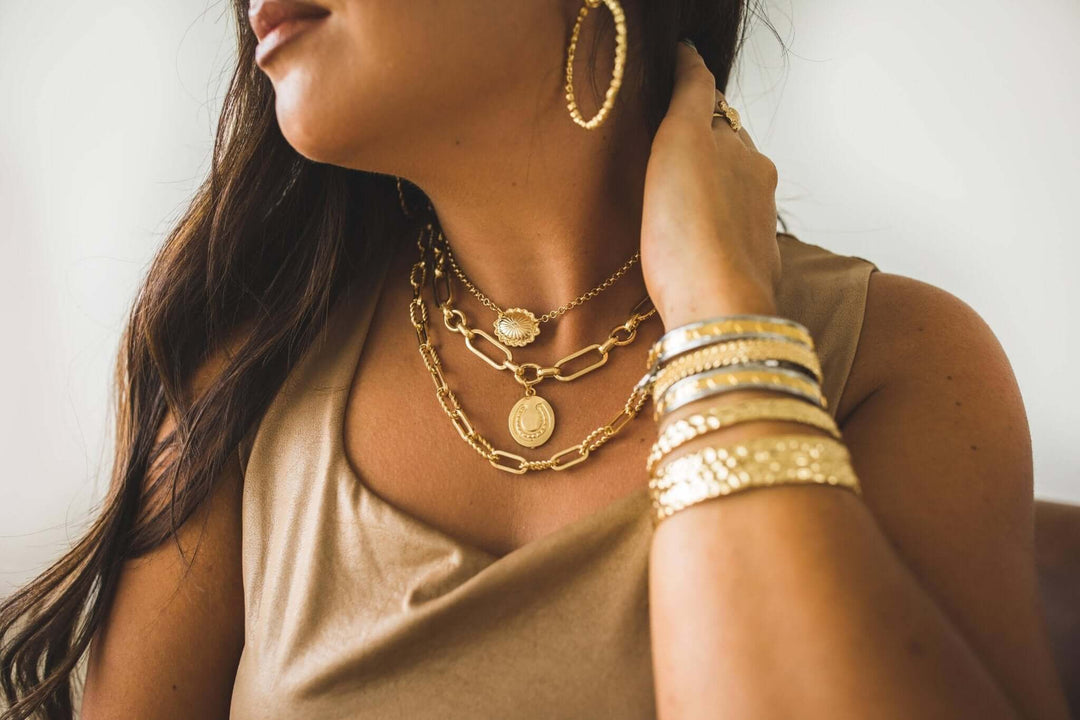 18" 18K Gold Plated Chain Necklace with Horseshoe Pendant - Cowgirl Charm