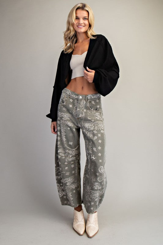 Solid Cropped Open Cardigan with Bubble Sleeves – Jungle Green & Black