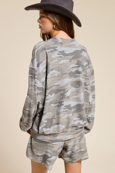 Zutter Vintage Horse Artwork Western Graphic Top featuring a detailed horse illustration on a casual t-shirt.