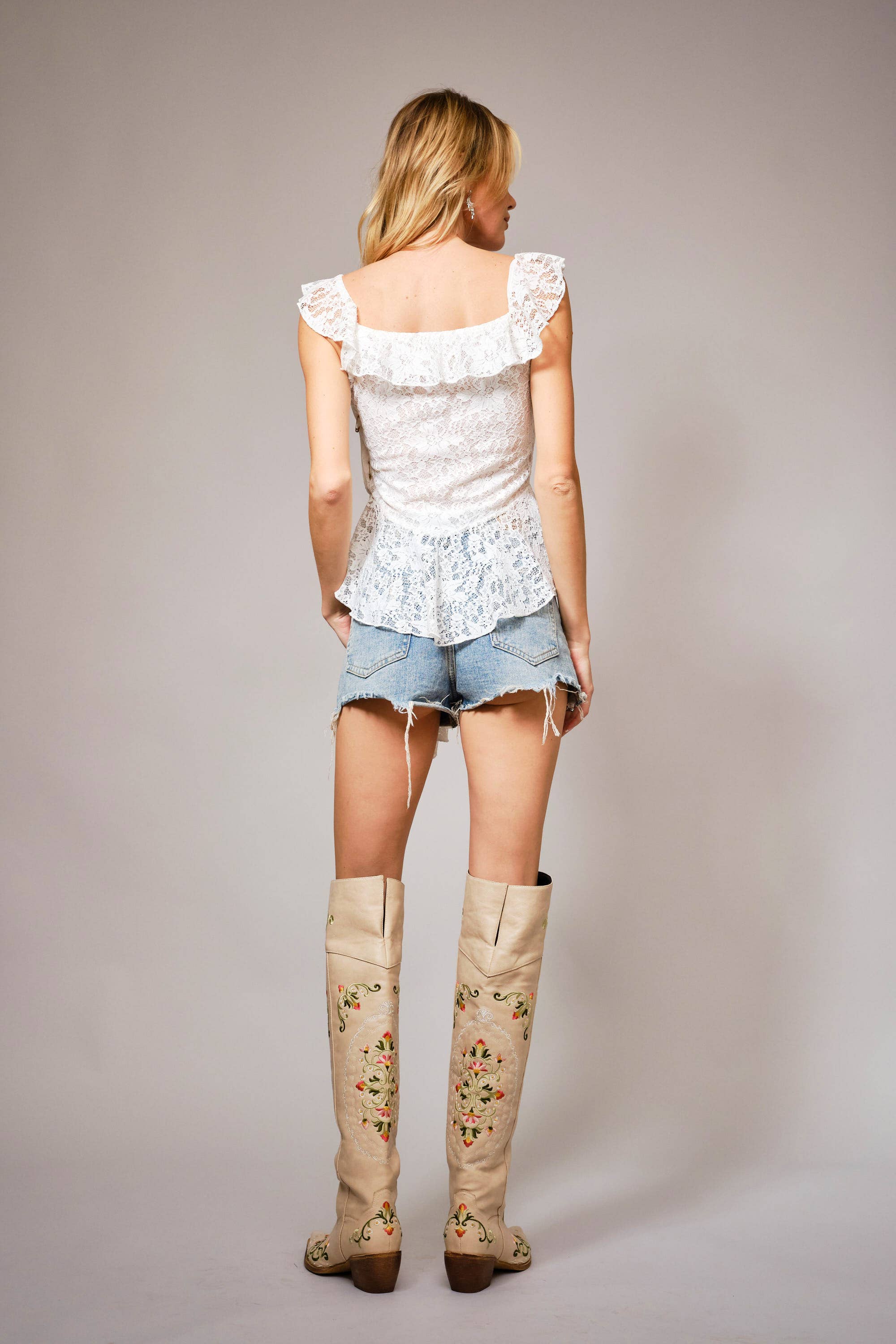 Floral Lace Ruffle Center Detailed Top
