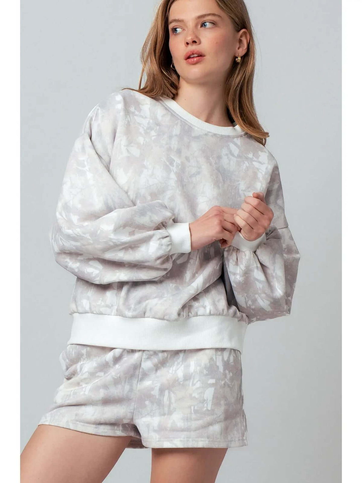Urban Daizy khaki leaf print lounge sweatshirt set, relaxed fit loungewear with comfortable fabric, casual style for home or leisure.
