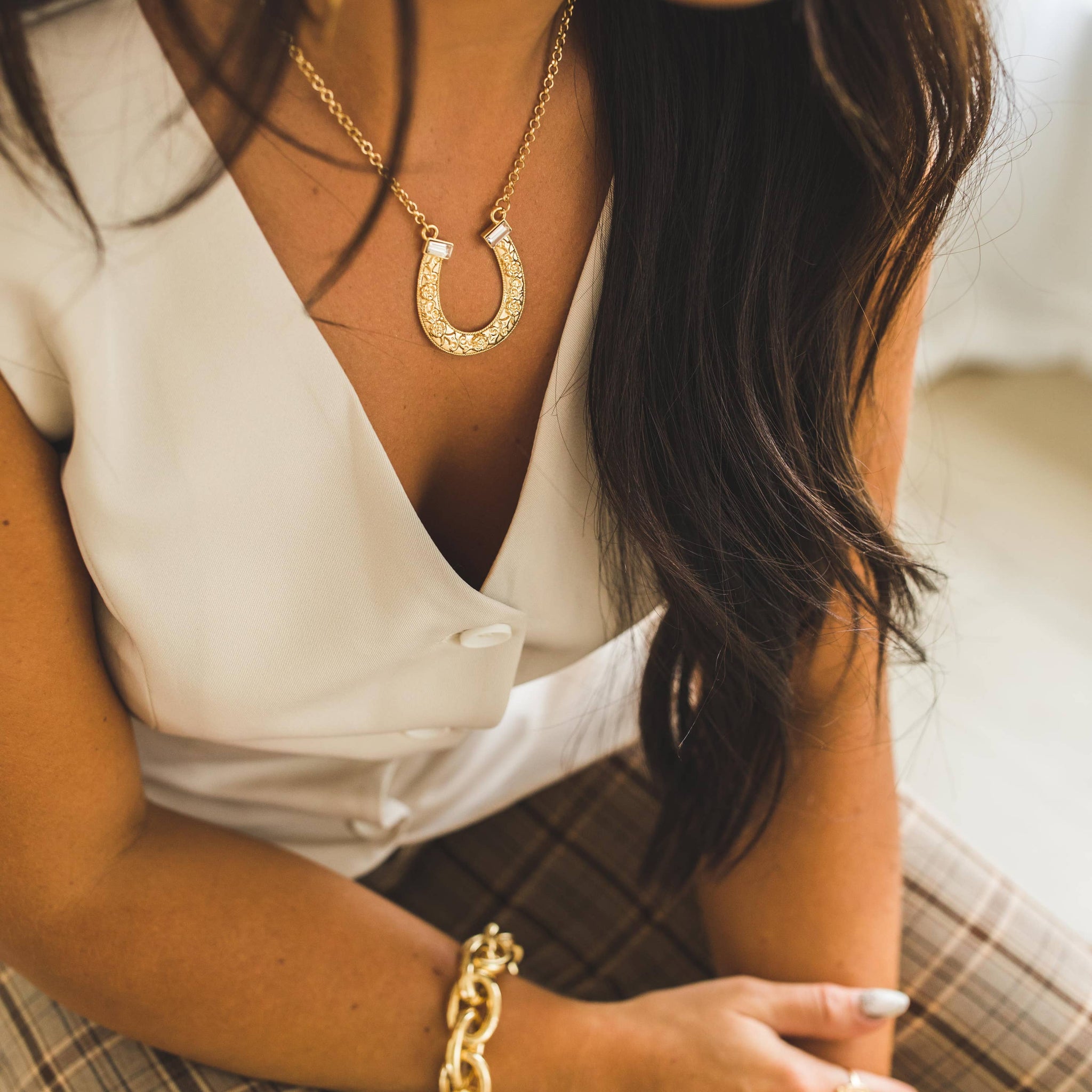 18" 18K Gold Plated Horse Shoe Necklace with Rhinestone