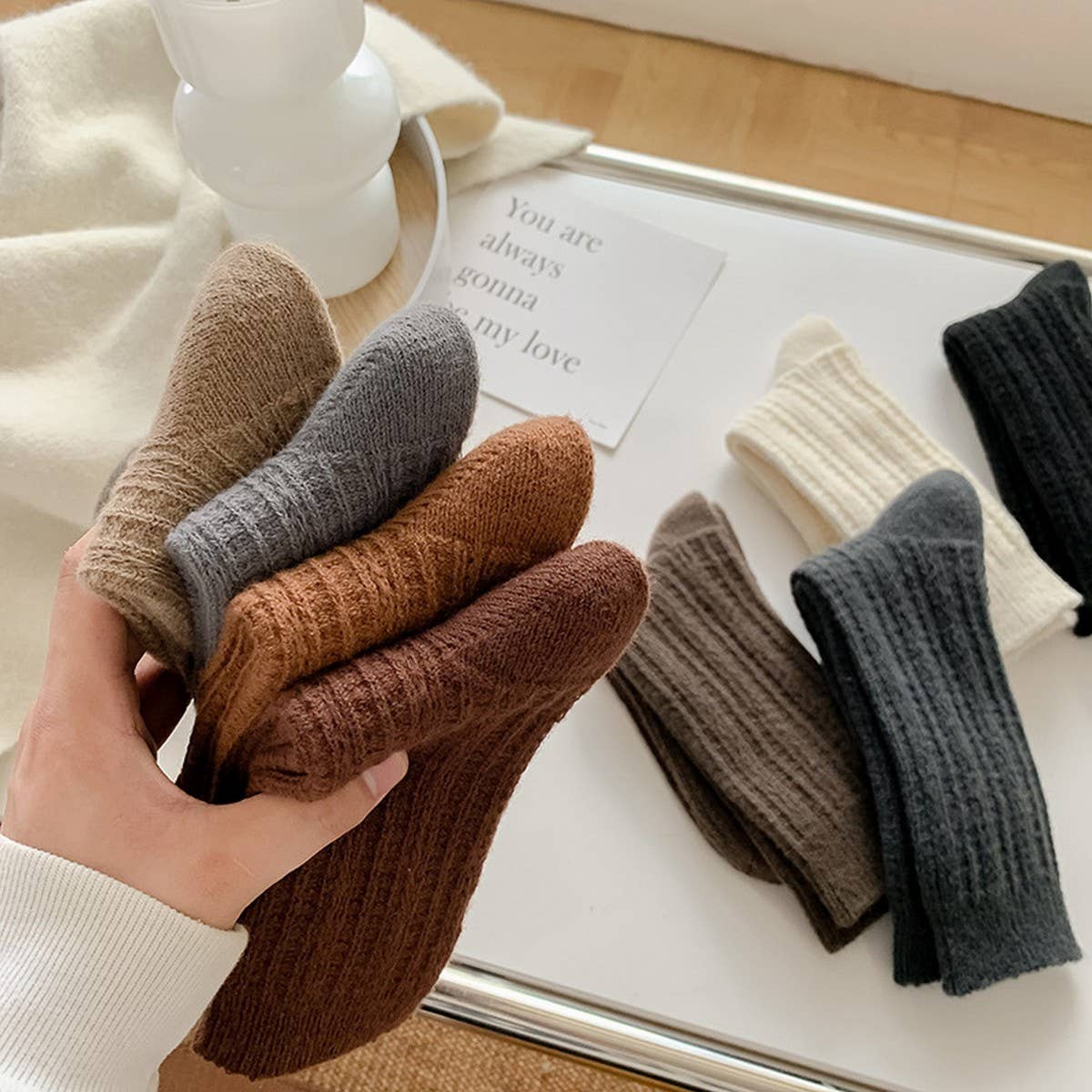 SIMPLE AND VERSATILE FASHIONABLE MID-CALF SOCKS_CWMS1069