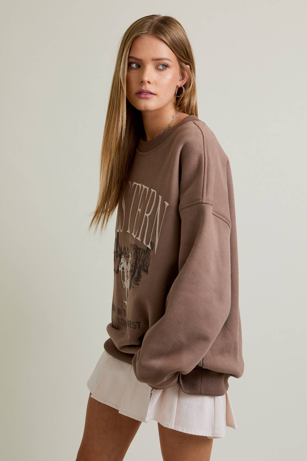 "COWBOY" EMBO LONG SLEEVE CREW NECK OVERSIZED SWEATSHIRT