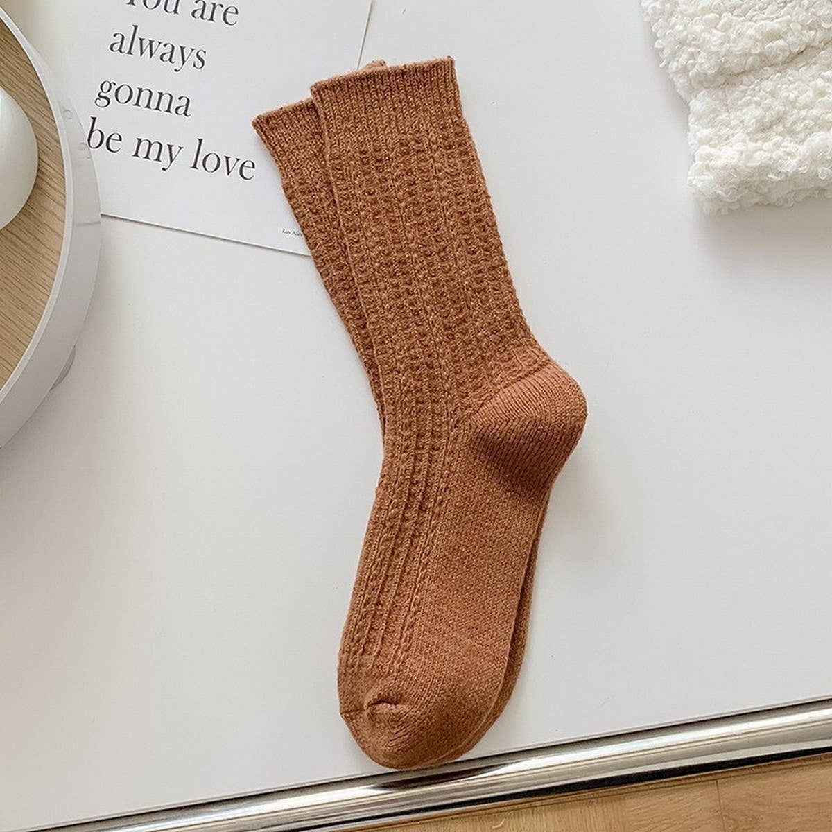 SIMPLE AND VERSATILE FASHIONABLE MID-CALF SOCKS_CWMS1069