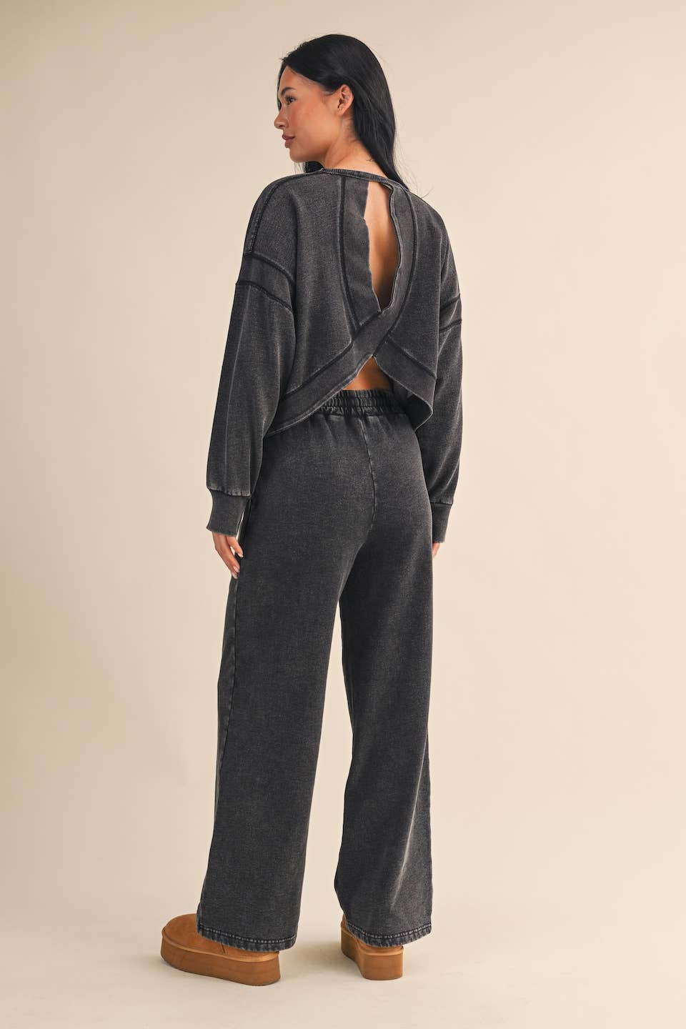 Denim Wash Cutout Back Layering Fleece-Lined Sweatshirt