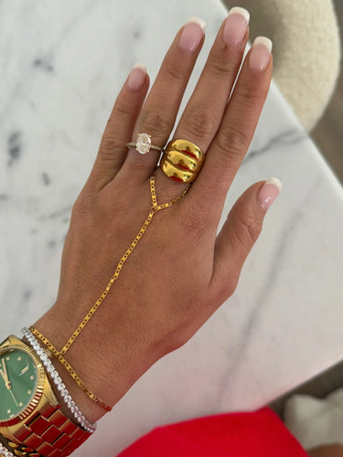 Chansuttpearls GLAM HAND CHAIN