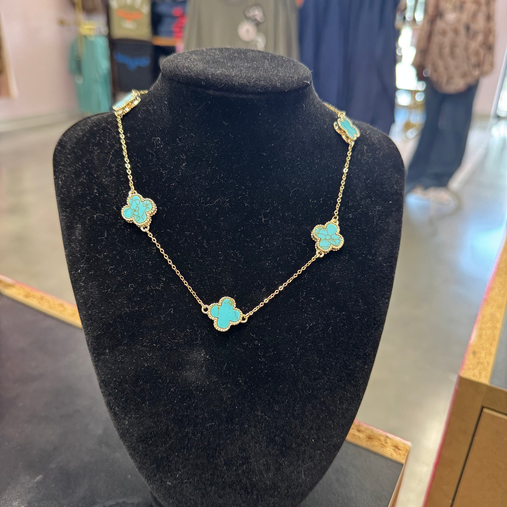 Turquoise Pendant Short Necklace