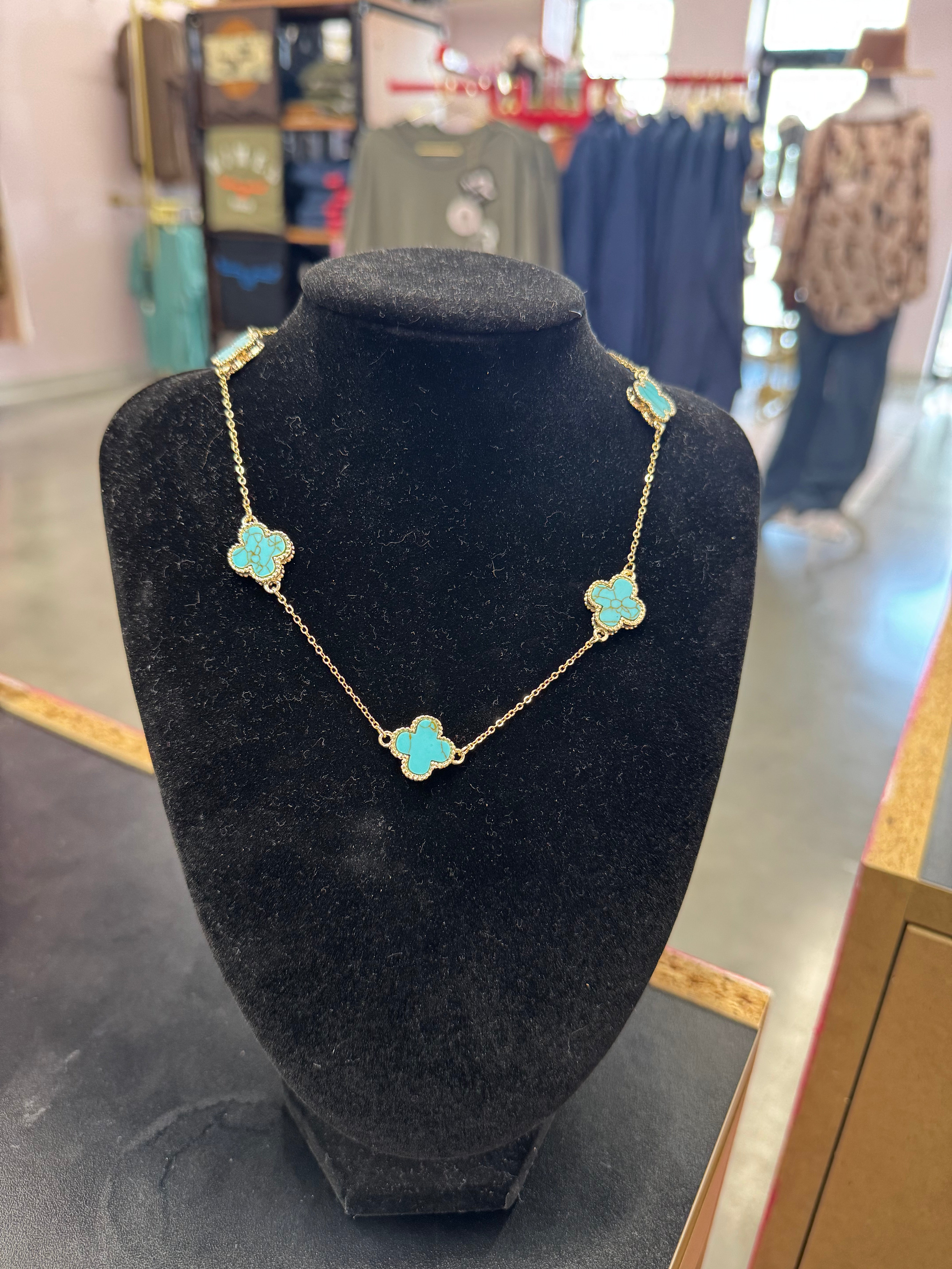 Turquoise Pendant Short Necklace