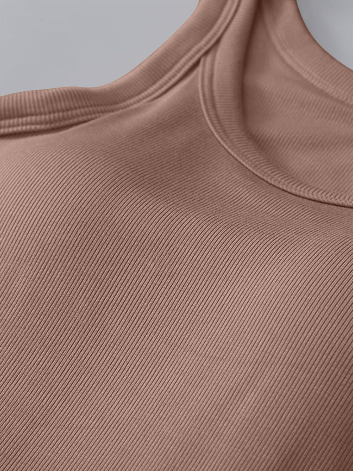 Seamless Black Ribbed Tank Top with Built-In Bra – Round Neck Sleeveless Layering Essential