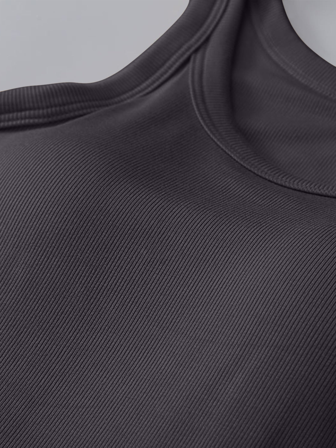 Seamless Black Ribbed Tank Top with Built-In Bra – Round Neck Sleeveless Layering Essential