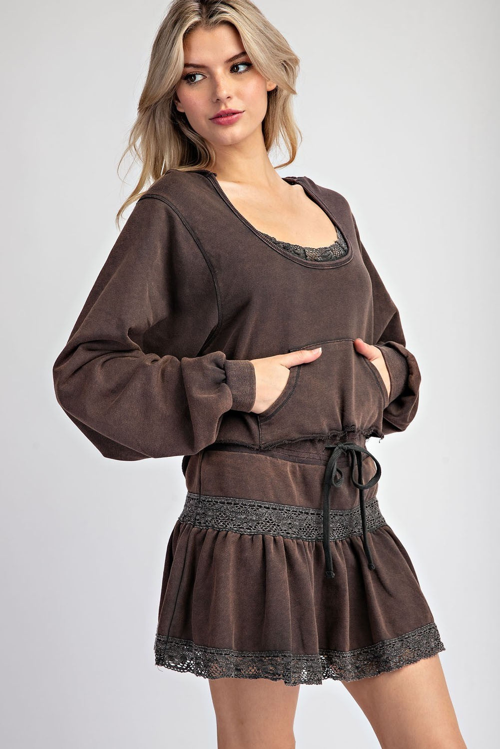Lace Trim Cropped Long Sleeve Top
