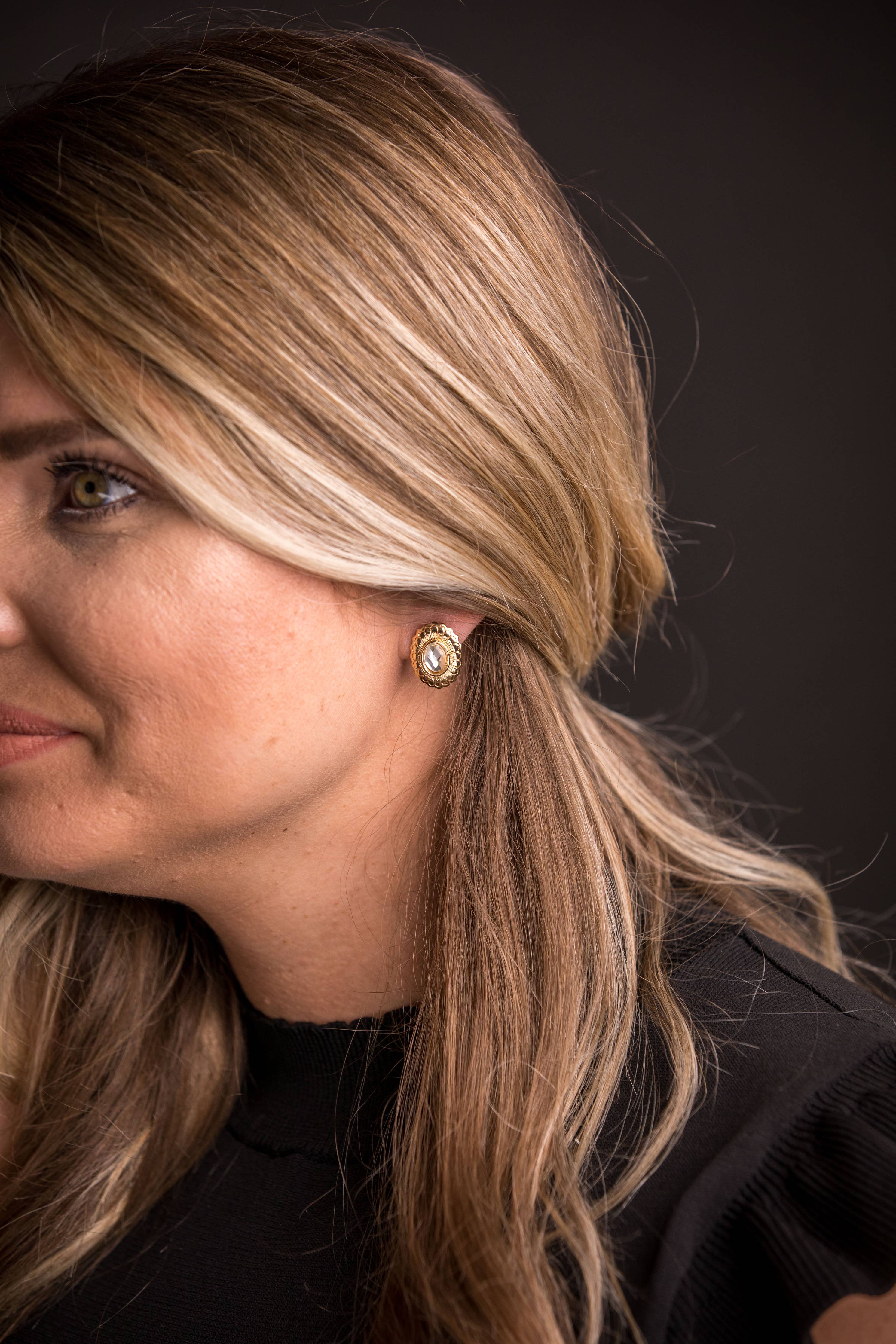 Gold Flower Stamped Concho Earring with Rhinestone