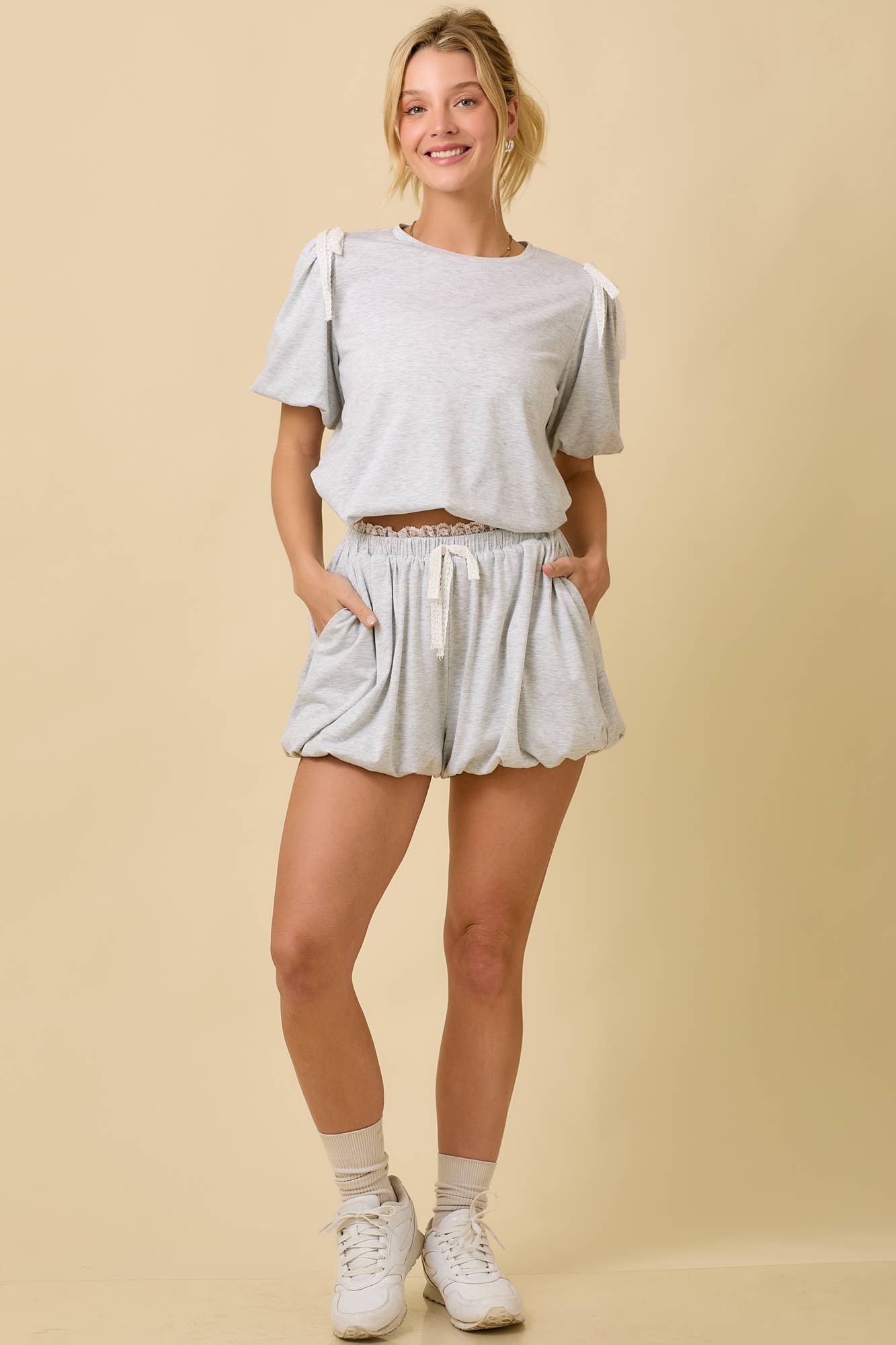 Crop Top With Bubble Sleeves And Lace