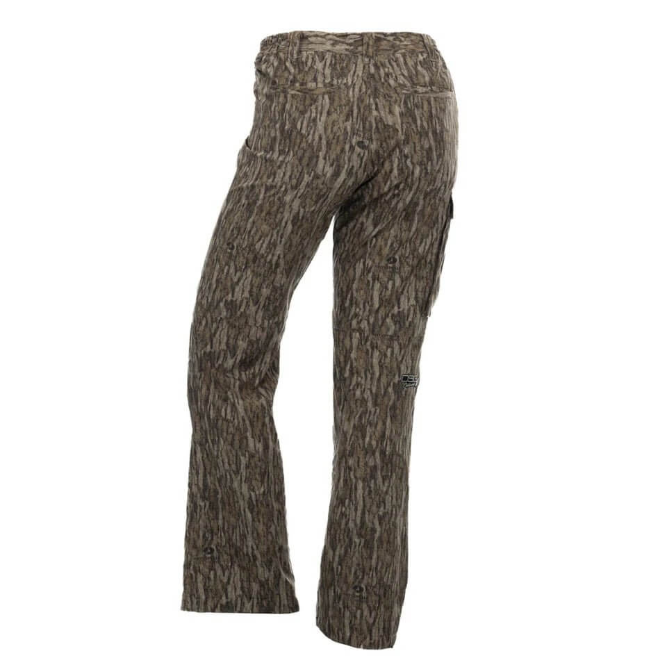 DSG Outerwear Bexley 3.0 Pant in dark color, showcasing relaxed fit and durable fabric for casual bottoms style.