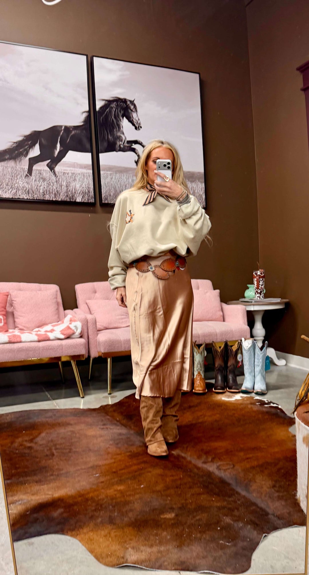 THE COWGIRL CLUB CREWNECK Satin skirt Pamala Boots