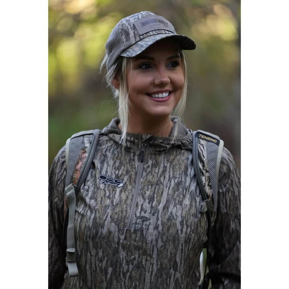DSG Bexley 3.0 pullover, a casual long-sleeve top from DSG Outerwear, shown in a comfortable, stylish fit.