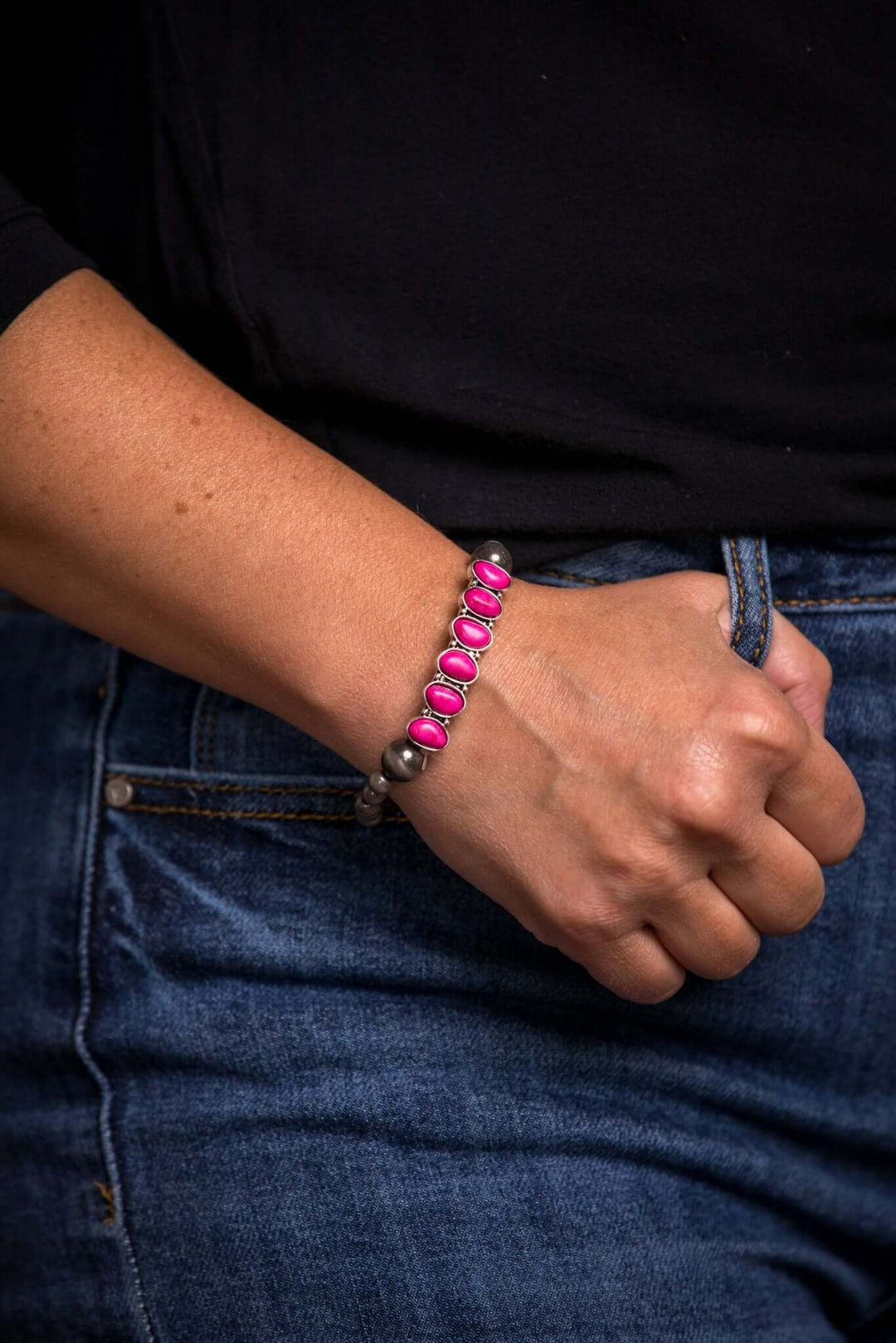 Faux Navajo Pearl Stretch Bracelet with 6 Stone Pink Accent - Cowgirl Charm