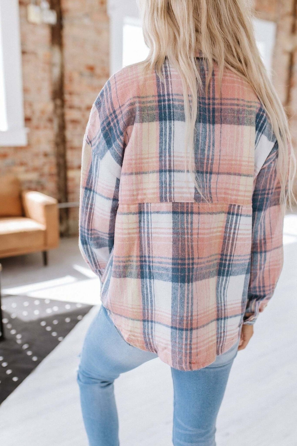 Liam & Company Kelsea plaid shacket in blue and white, casual outerwear with button closure and chest pockets, size 2XL.
