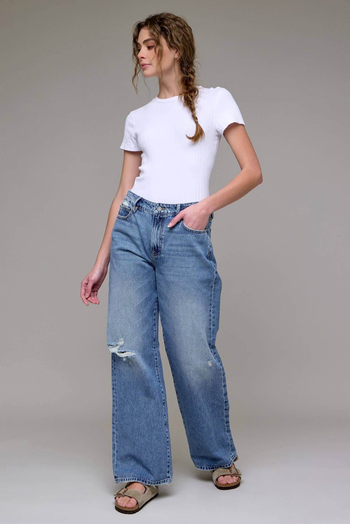 Hidden Jeans Logan Classic Relaxed Dad Jean, casual blue denim bottoms with a relaxed fit and classic five-pocket design.