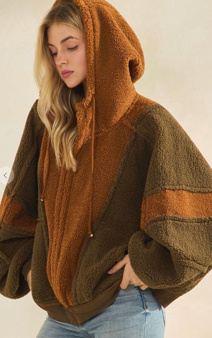 Vintage Lov Lov solid color blocked fleece jacket, cozy outerwear with bold color panels and a classic design.